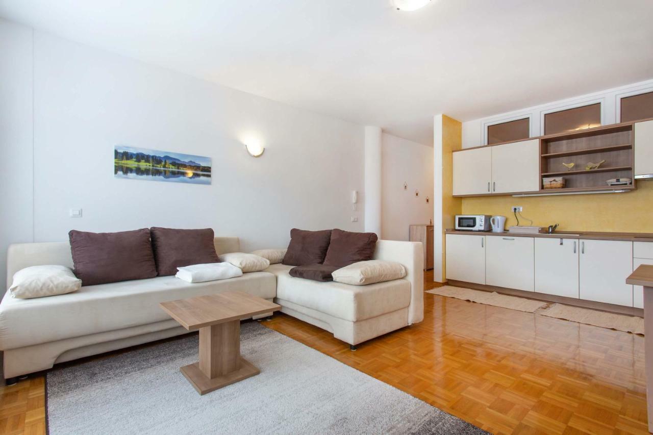 Apartma Luna كْرانْيِسكا غورا المظهر الخارجي الصورة